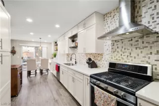 Photo #4: 2372503 Listing