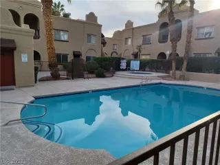 Photo #2: 2372511 Listing 