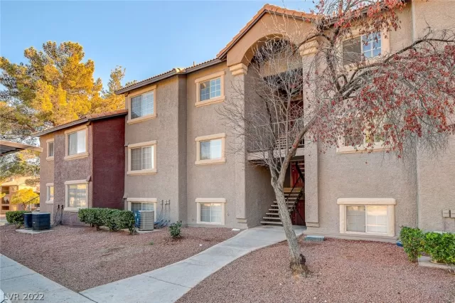 MLS: 2372513 Condo For Sale