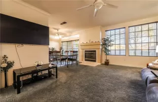 Photo #6: 2372526 Listing