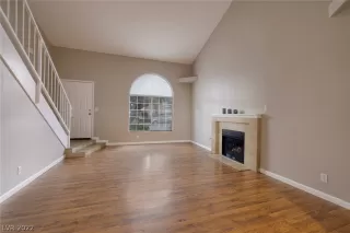 Photo #5: 2372527 Listing