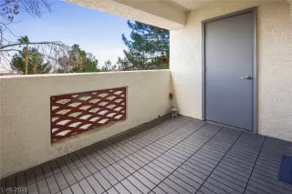 Photo #3: 2372545 Listing