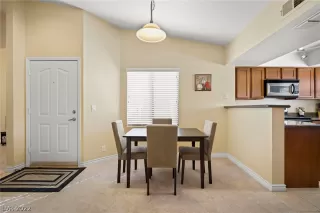 Photo #4: 2372545 Listing