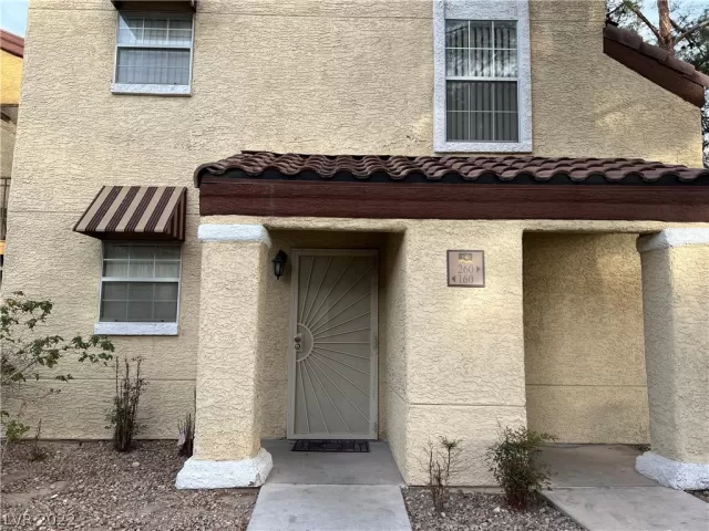 MLS: 2372560 Condo For Sale