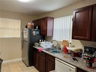 Photo #4: 2372560 Listing