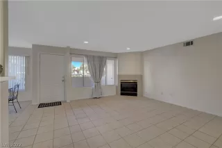 Photo #4: 2372568 Listing