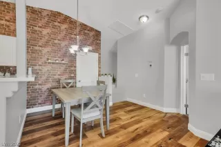 Photo #1: 2372621 Listing