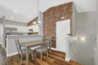 Photo #2: 2372621 Listing