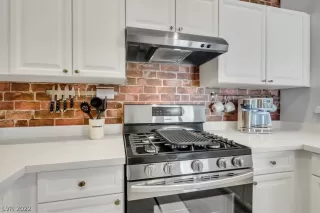 Photo #6: 2372621 Listing