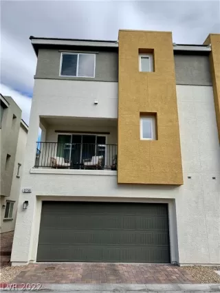 Photo #1: 2372632 Listing