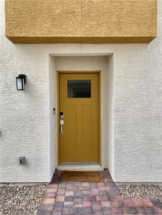 Photo #2: 2372632 Listing