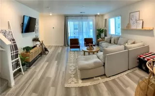 Photo #5: 2372632 Listing