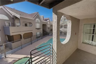 Photo #3: 2372686 Listing