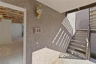 Photo #4: 2372686 Listing