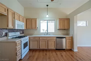 Photo #1: 2372688 Listing