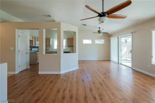 Photo #6: 2372688 Listing