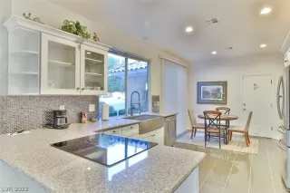 Photo #4: 2372689 Listing 