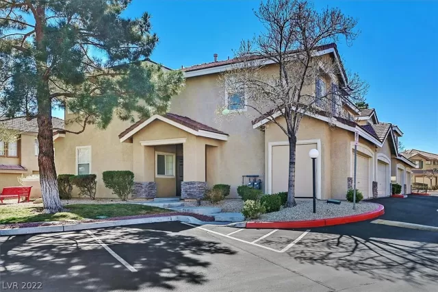 MLS: 2372700 Condo For Sale