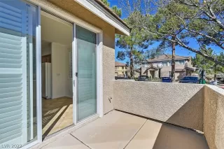 Photo #5: 2372700 Listing 