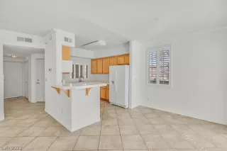 Photo #6: 2372700 Listing 