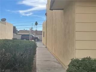 Photo #3: 2372727 Listing