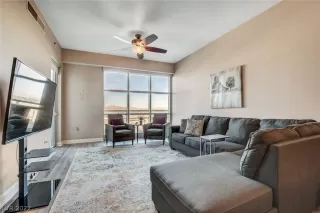 Photo #3: 2372731 Listing