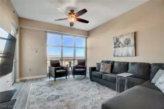 Photo #4: 2372731 Listing