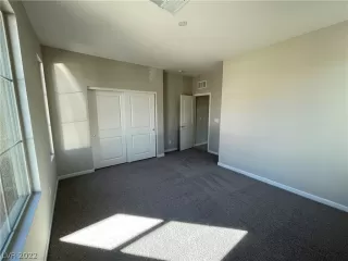 Photo #5: 2372759 Listing 