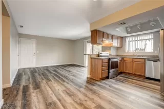 Photo #3: 2372795 Listing