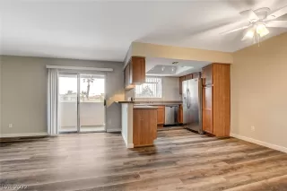 Photo #4: 2372795 Listing