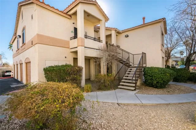 MLS: 2372822 Condo For Sale