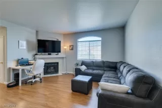 Photo #3: 2372822 Listing