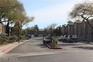 Photo #4: 2372840 Listing