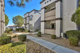 Photo #6: 2372857 Listing