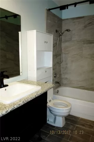 Photo #5: 2372889 Listing 