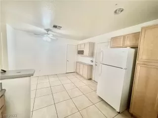 Photo #4: 2372891 Listing