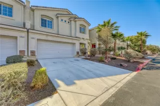 Photo #1: 2372897 Listing 