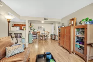 Photo #4: 2372913 Listing 