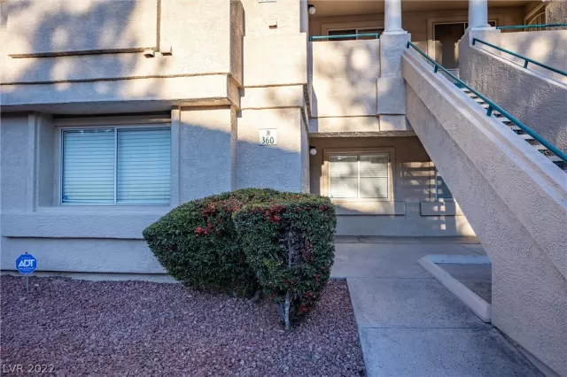 MLS: 2372991 Condo For Sale