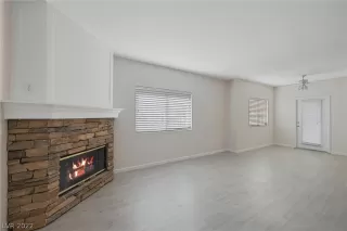 Photo #4: 2372991 Listing