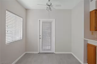 Photo #6: 2372991 Listing