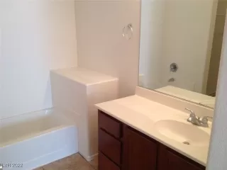 Photo #6: 2373022 Listing 