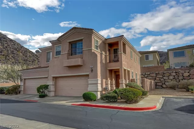 MLS: 2373056 Condo For Sale