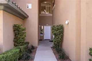 Photo #2: 2373070 Listing