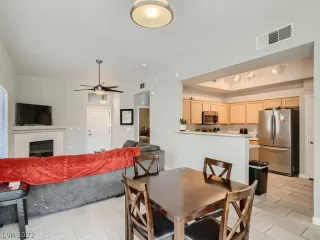 Photo #4: 2373126 Listing