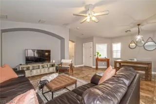 Photo #2: 2373135 Listing