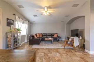 Photo #4: 2373135 Listing