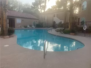 Photo #1: 2373142 Listing