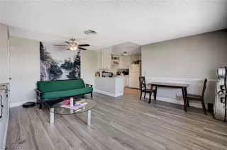 Photo #3: 2373158 Listing 