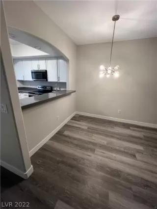 Photo #6: 2373161 Listing